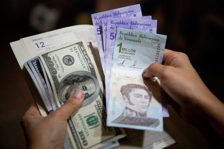 economia-venezuela-crisis-bolivares-dolares-960x640-1-860x573