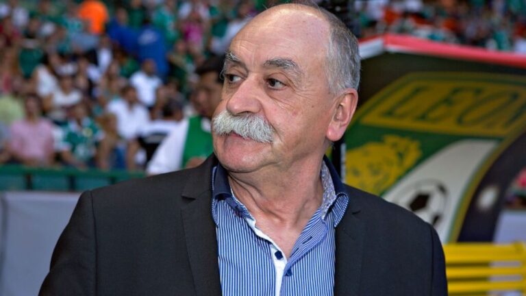 muere-xabier-azkargorta-exentrenador-de-chivas-a-los-72-anos-080253-1024x576