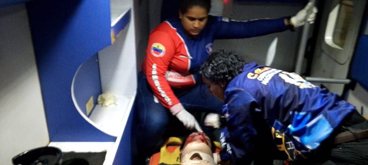Un joven tucupitense se debate entre la vida y la muerte tras brutal colisión